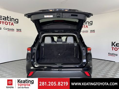 Used 2021 Toyota Highlander Limited AWD/4WD image 17