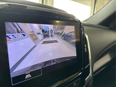 Used 2023 Chevrolet Traverse LT image 18