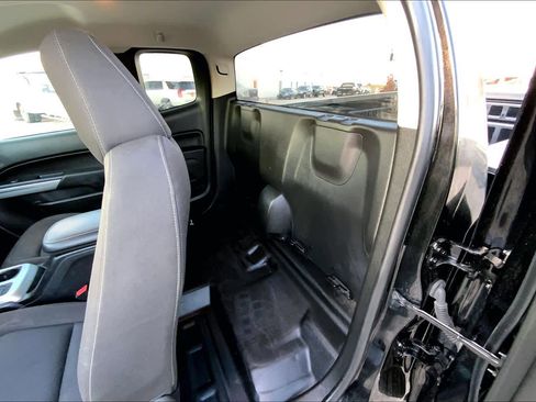 Used 2022 Chevrolet Colorado LT w/ Fleet Safety Package image 20