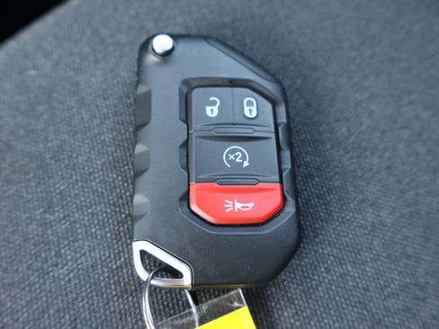 Used 2025 Jeep Wrangler Unlimited Sport AWD/4WD image 32