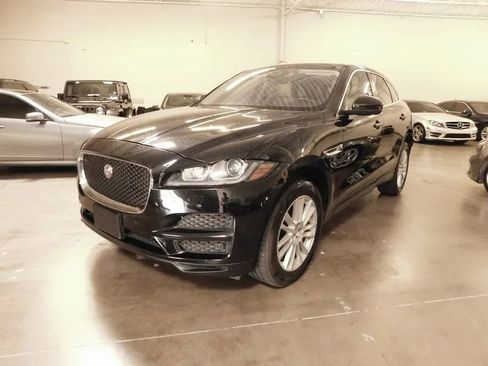 Used 2017 Jaguar F-PACE Prestige image 1