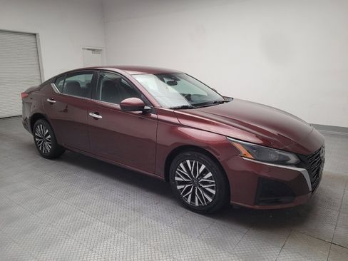 Used 2023 Nissan Altima 2.5 SV AWD/4WD image 11