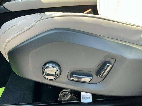 Certified 2025 Volvo XC90 B5 Core AWD/4WD image 14