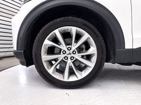 Used 2021 Ford Explorer Platinum w/ Equipment Group 601A AWD/4WD image 17