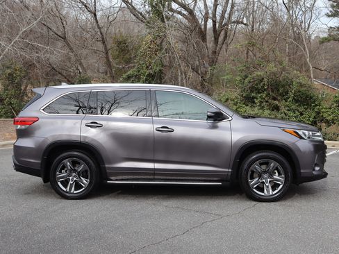 Used 2019 Toyota Highlander Limited Platinum image 38