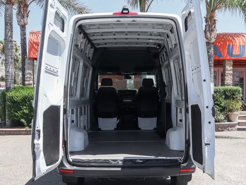 Used 2025 Mercedes-Benz Sprinter 2500 image 8