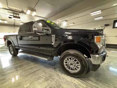 Used 2022 Ford F350 XLT w/ XLT Premium Package AWD/4WD image 15