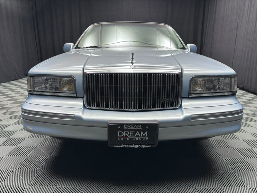 Used 1997 Lincoln Town Car Executive RWD image 11