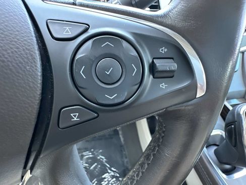 Used 2017 Buick LaCrosse Essence FWD image 26