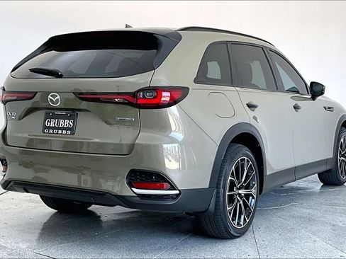 Used 2025 MAZDA CX-70 Plug-In Hybrid w/ Premium Pkg AWD/4WD image 2