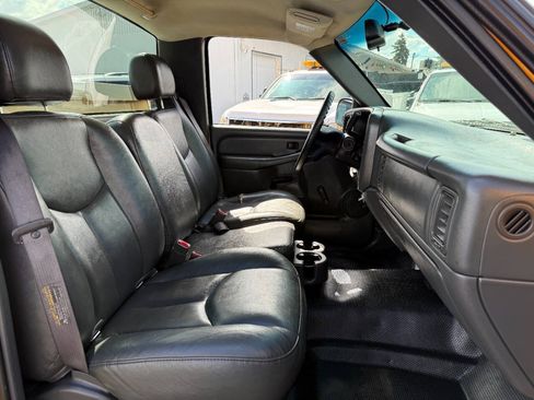 Used 2003 GMC Sierra 2500 W/T RWD image 23