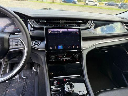 Used 2023 Jeep Grand Cherokee 4WD 4xe image 16