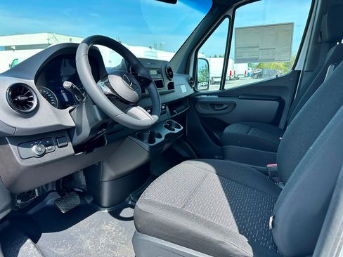 New 2026 Mercedes-Benz Sprinter 2500 image 9