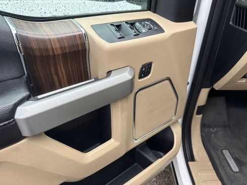 Used 2017 Ford F150 Lariat w/ Equipment Group 502A Luxury AWD/4WD image 14