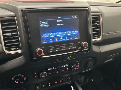 Used 2022 Nissan Frontier SV AWD/4WD image 12