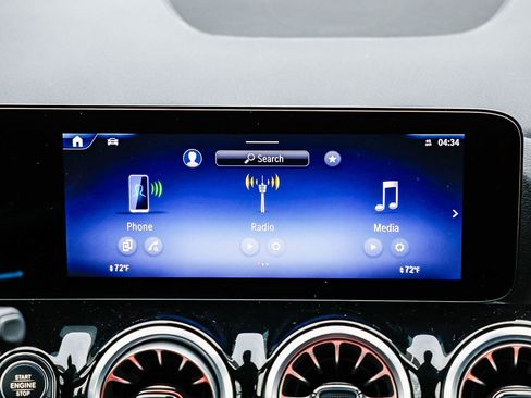 Certified 2025 Mercedes-Benz GLA 250 image 12