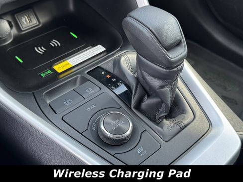 Used 2024 Toyota RAV4 AWD Hybrid image 11