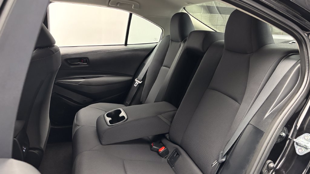 Used 2024 Toyota Corolla LE FWD image 30