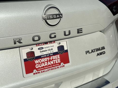 Used 2026 Nissan Rogue Platinum w/ Platinum Premium Package AWD/4WD image 11
