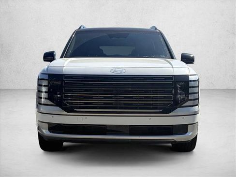Used 2026 Hyundai Palisade Calligraphy FWD image 2