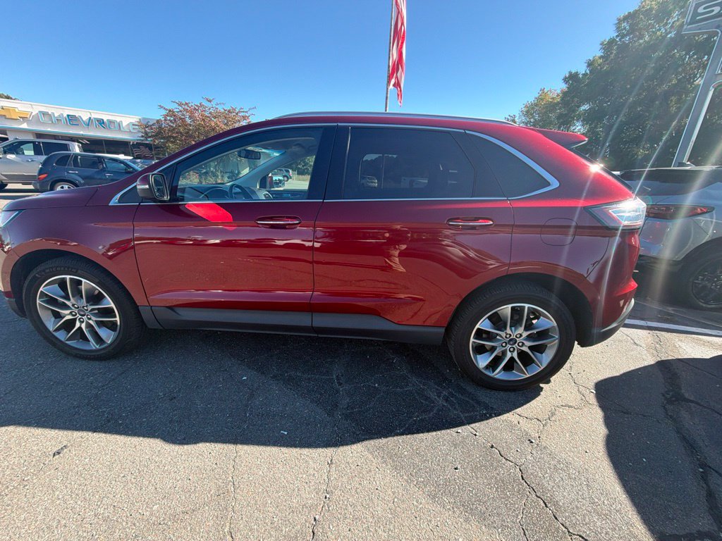 Used 2017 Ford Edge Titanium w/ Technology Package FWD image 5