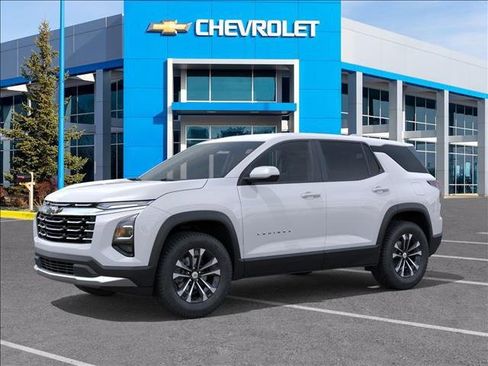 New 2026 Chevrolet Equinox LT image 2