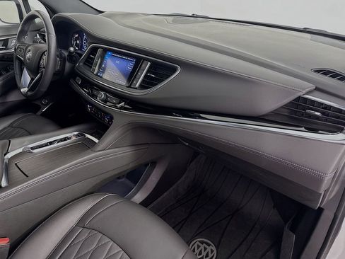 Used 2024 Buick Enclave Avenir image 31