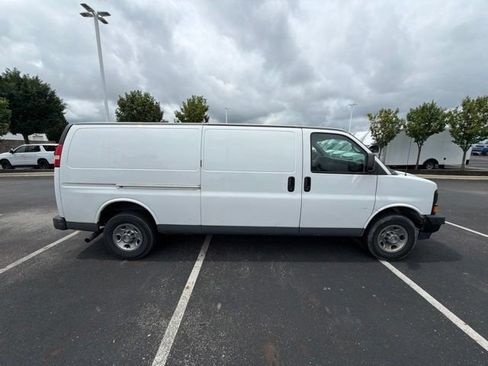 Used 2013 Chevrolet Express 3500 Extended RWD image 4