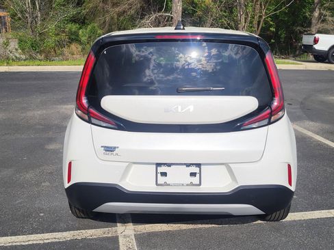 Used 2025 Kia Soul LX w/ LX Technology Package image 3