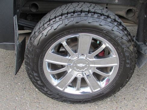 Used 2018 Chevrolet Silverado 1500 High Country image 33