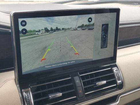 Certified 2023 Lincoln Navigator L Reserve AWD/4WD image 17