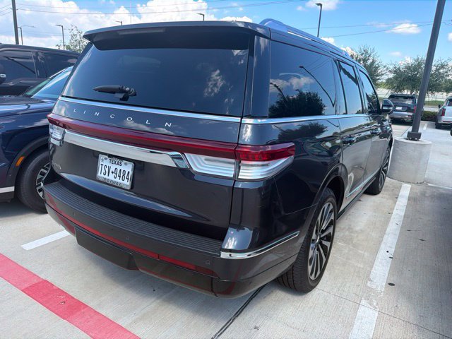 Used 2023 Lincoln Navigator Reserve RWD image 3
