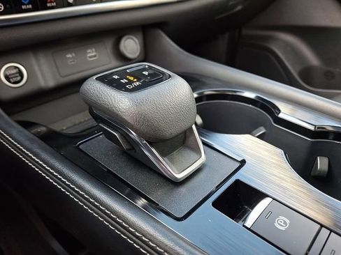 Used 2022 Nissan Rogue SL w/ SL Premium Package image 15