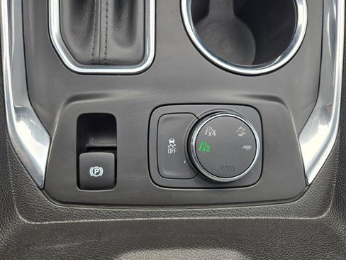 Used 2018 Chevrolet Traverse LT w/ LPO, Floor Liner Package AWD/4WD image 16