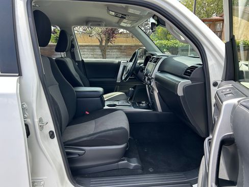 Used 2023 Toyota 4Runner SR5 AWD/4WD image 30