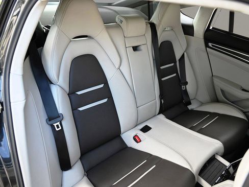 Used 2023 Porsche Panamera GTS image 29