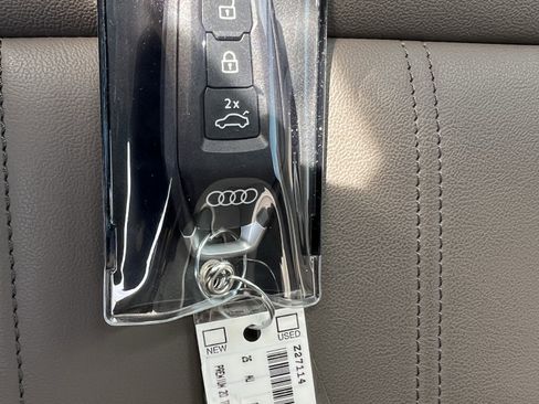 Certified 2025 Audi Q5 Premium w/ Convenience Package AWD/4WD image 38
