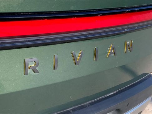 Used 2022 Rivian R1T Adventure image 30