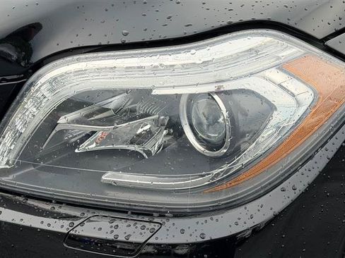 Used 2016 Mercedes-Benz GL 550 4MATIC image 12