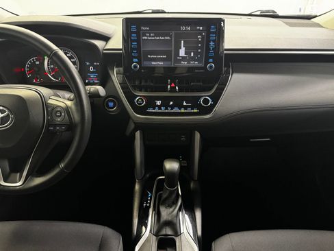 Used 2022 Toyota Corolla Cross LE w/ Moonroof Package AWD/4WD image 17