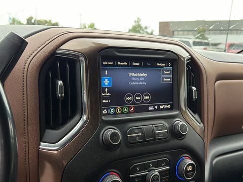 Used 2019 Chevrolet Silverado 1500 High Country w/ High Country Premium Package AWD/4WD image 14