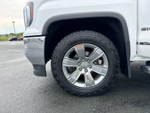 Used 2018 GMC Sierra 1500 SLT AWD/4WD image 40