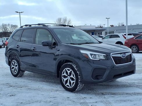 Used 2019 Subaru Forester Premium w/ All-Weather Package image 3