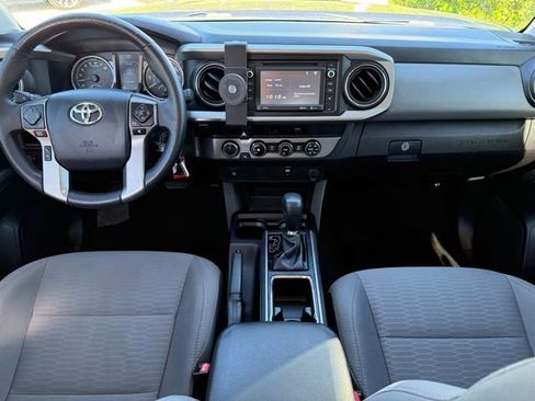 Used 2017 Toyota Tacoma SR5 w/ Tow Package image 21