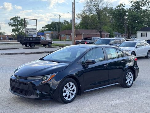 Used 2021 Toyota Corolla LE FWD image 11