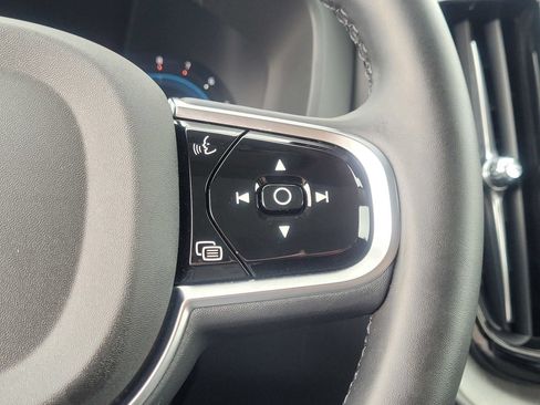 Used 2025 Volvo XC60 B5 Plus AWD/4WD image 21