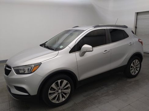 Used 2019 Buick Encore Preferred FWD image 2
