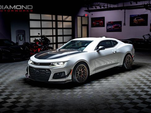 Used 2021 Chevrolet Camaro ZL1 image 57