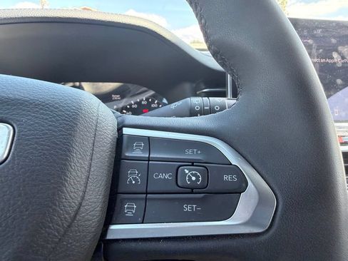 Used 2025 Jeep Compass Limited AWD/4WD image 20
