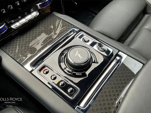 Certified 2022 Rolls-Royce Cullinan Black Badge w/ Dark Exterior Package image 16